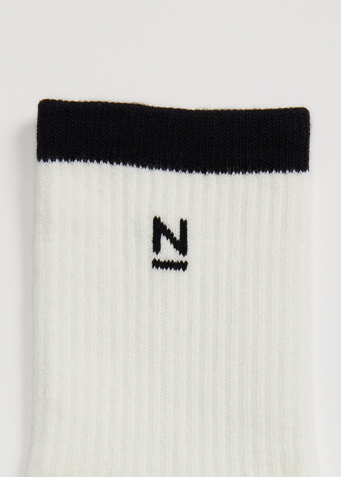 Essential N Quarter Socks