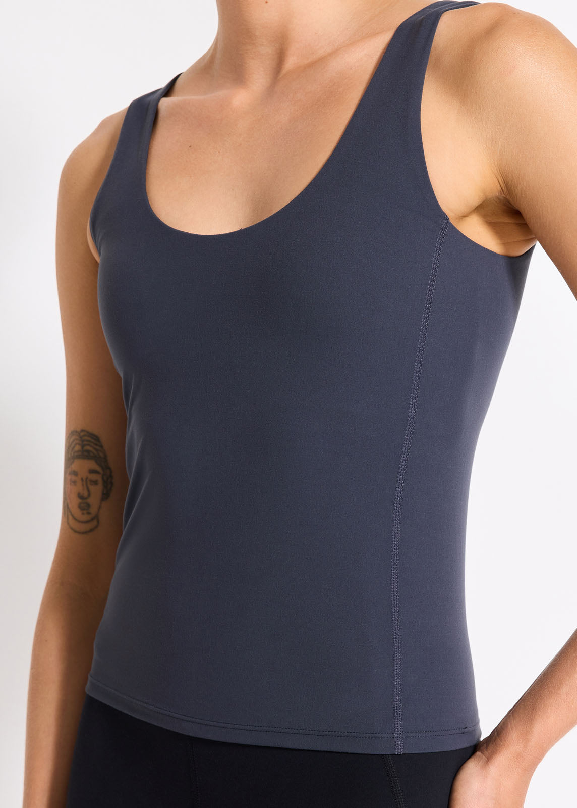 In Motion 2-1 Scoop Tank