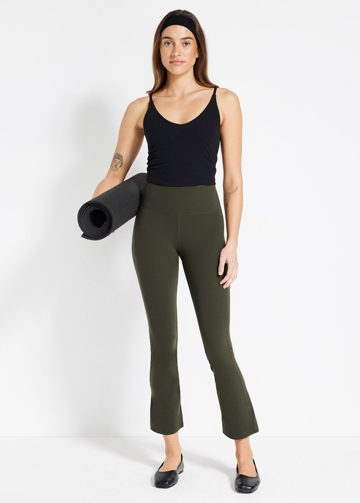 In Motion Pocket Cropped Flare