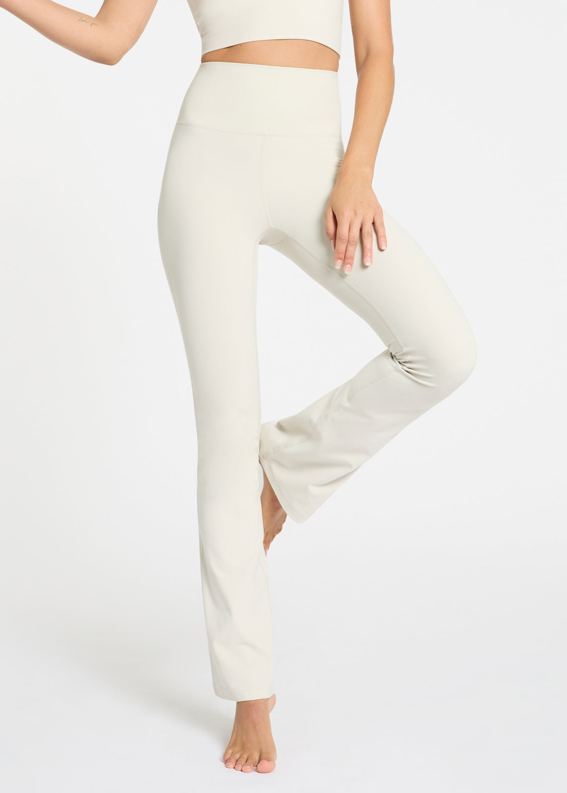 UO Rosie High-Waisted Ribbed Flare Pant
